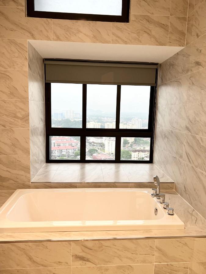 Imperio Residences Private Bathtub Or Jacuzzi By Nestcove Malacca Ngoại thất bức ảnh